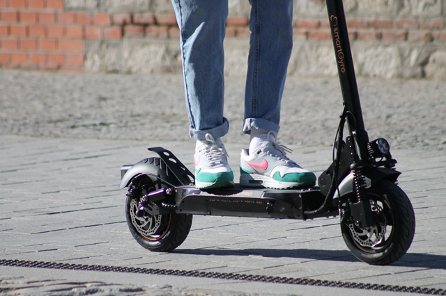 Lee más sobre el artículo La Policía Municipal de Valladolid podrá mandar a los patinetes eléctricos ‘trucados’ a la ITV